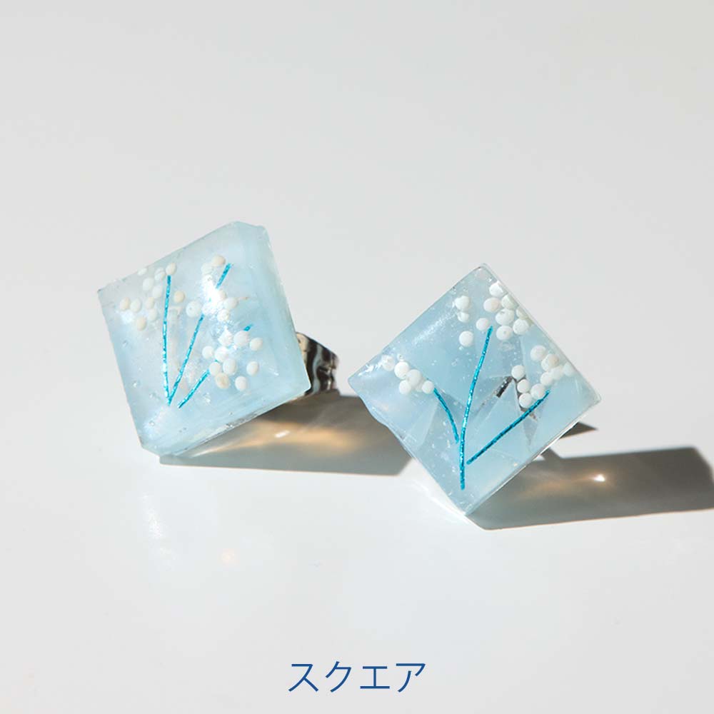 化粧品容器から生まれたピアス　