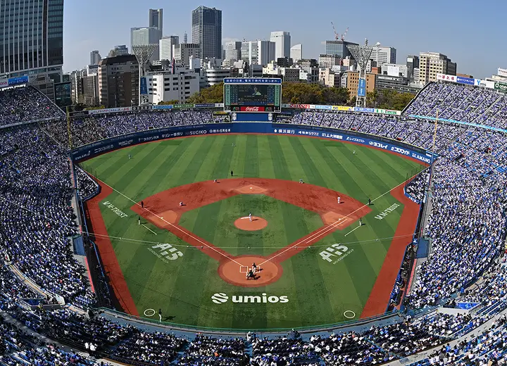 横浜スタジアム見学ツアーまたは横浜DeNAベイスターズグラウンド練習見学 メインビジュアル